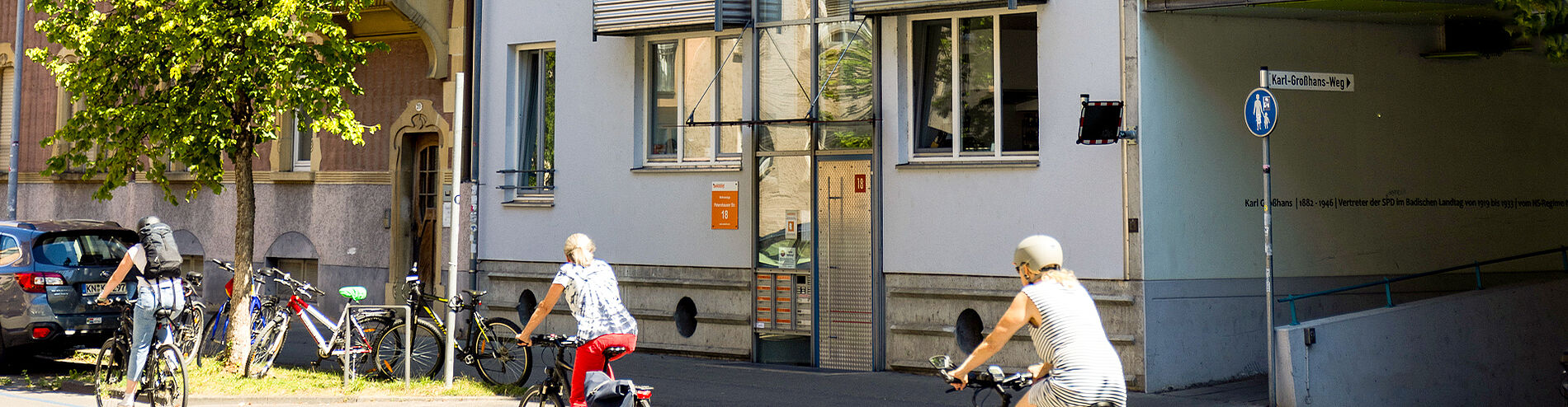 Front entrance to Petershauserstrasse hall of residence