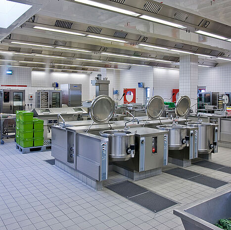 Küche der Mensa Gießberg an der Uni Konstanz