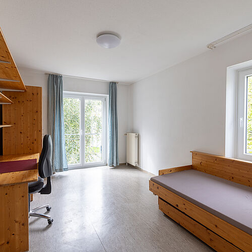 Room in the Seezeit hall of residence Sonnenbühlstrasse