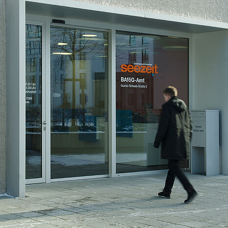 Seezeit BAföG-Amt, Eingang